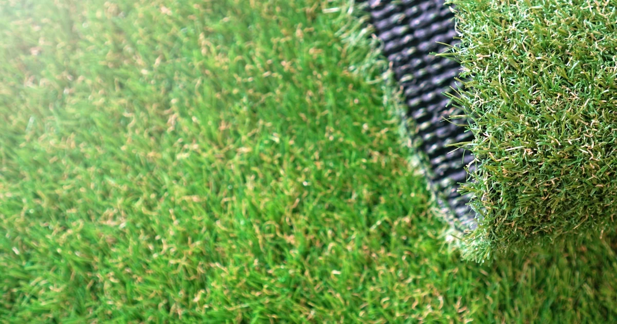 artificial turf backyard — supporting image 1