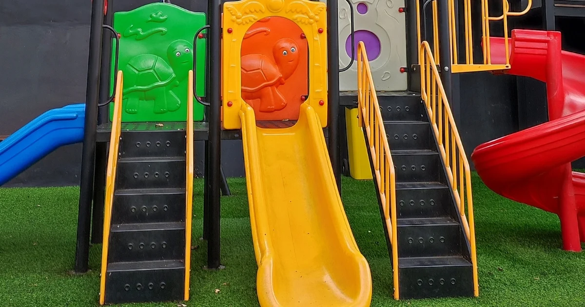 artificial turf playground — supporting image 2